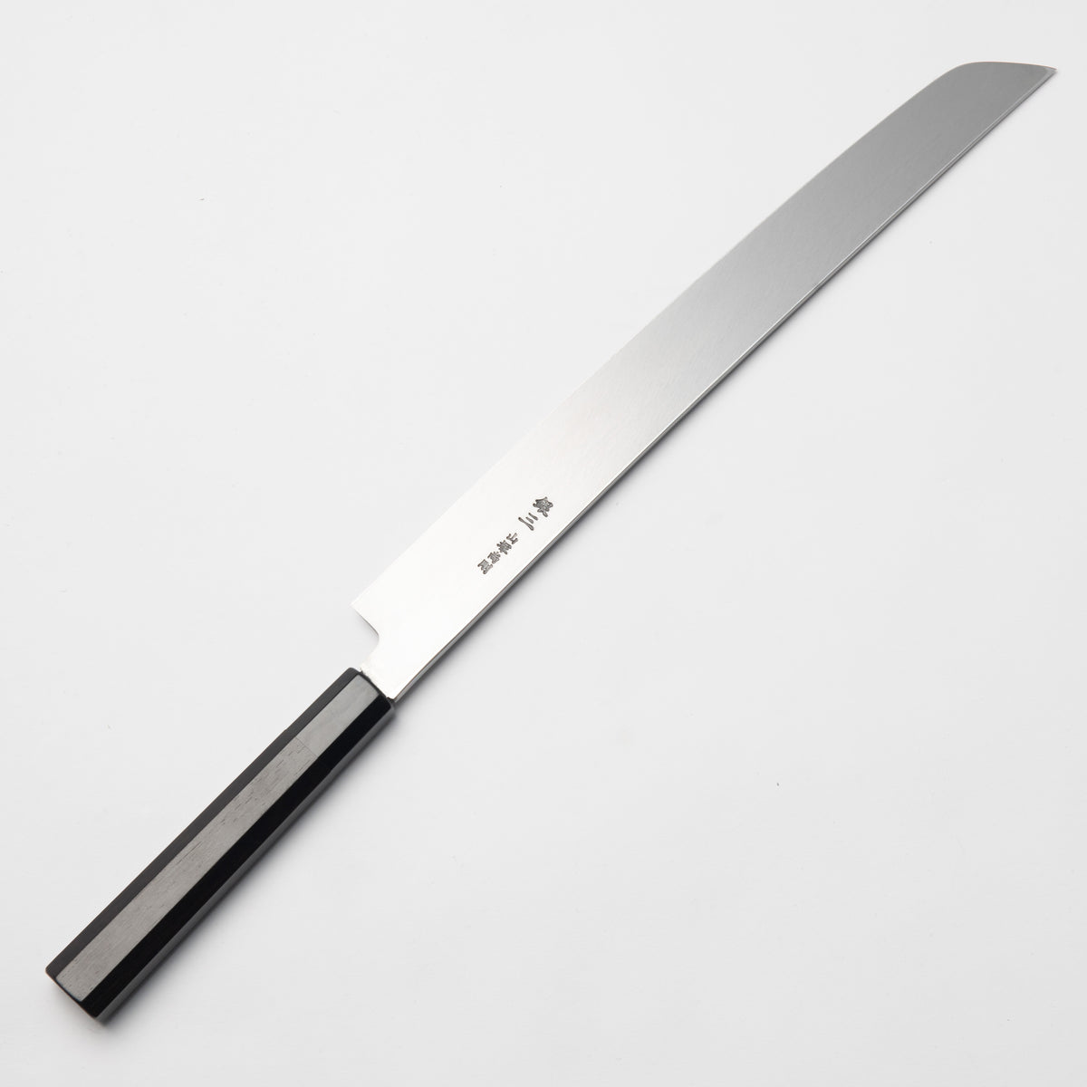 Yanagiba Kengata 330 mm en Ginsan – manche en ébène et corne de buffle noire